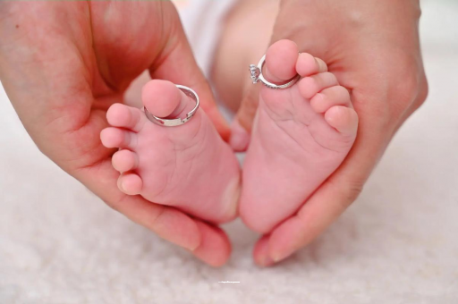 孝感宝宝发烧手心比额头烫